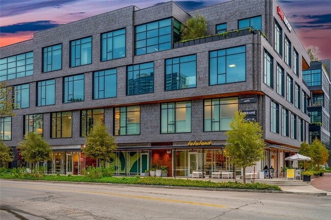 Building Photo - 808 Woodrow St