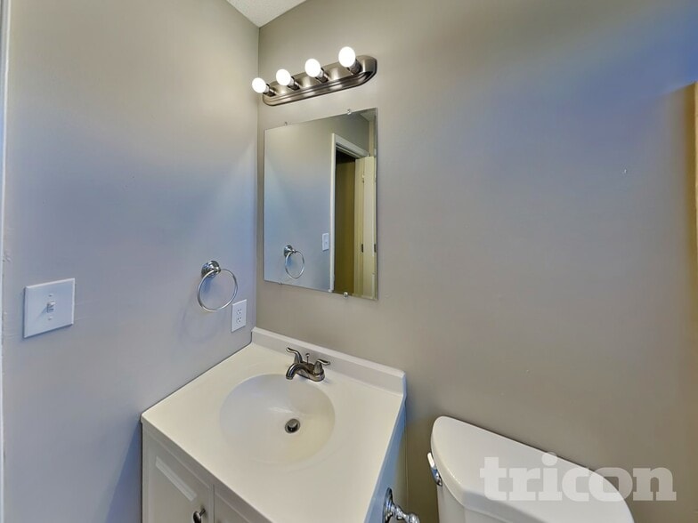 Building Photo - 1134 Maria Christina Ln