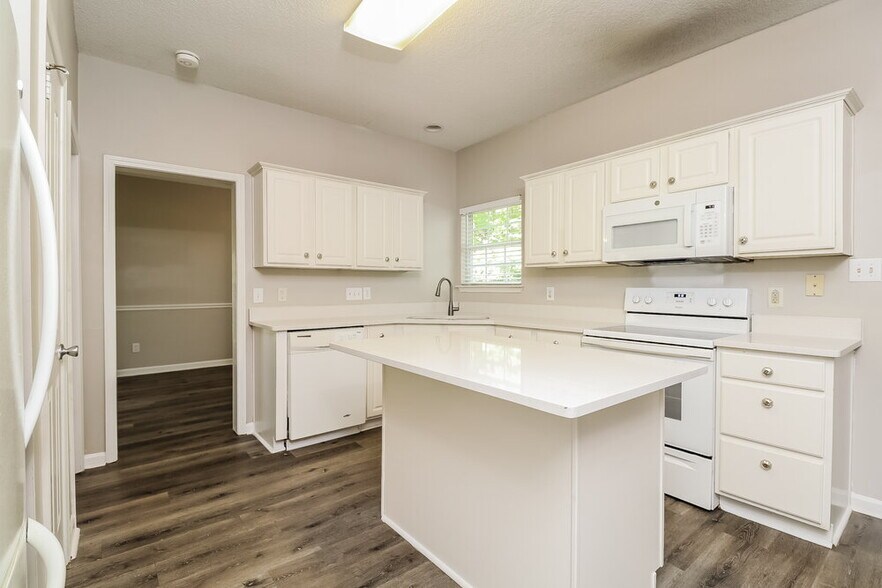 Building Photo - 13412 Michael Lynn Rd