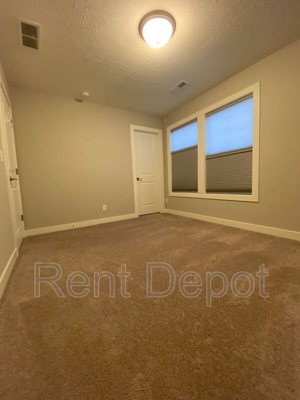Building Photo - 5514 Cameo Dr