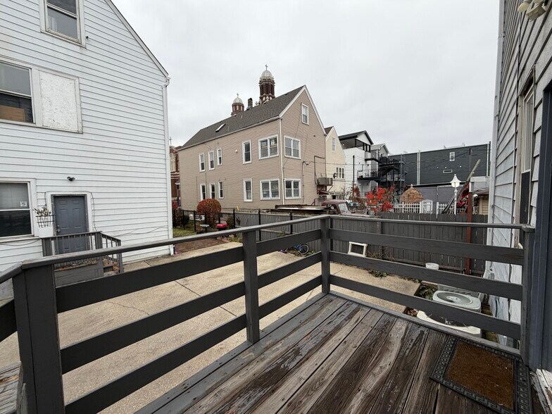 Building Photo - 3614 W George St