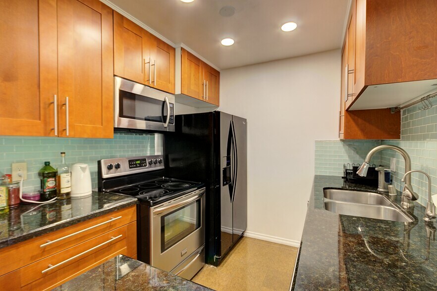 Building Photo - 7740 Redlands St