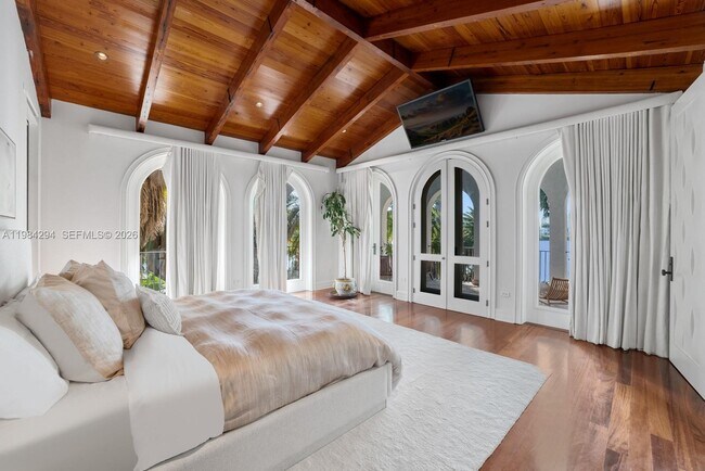 Building Photo - 16 Palm Ave