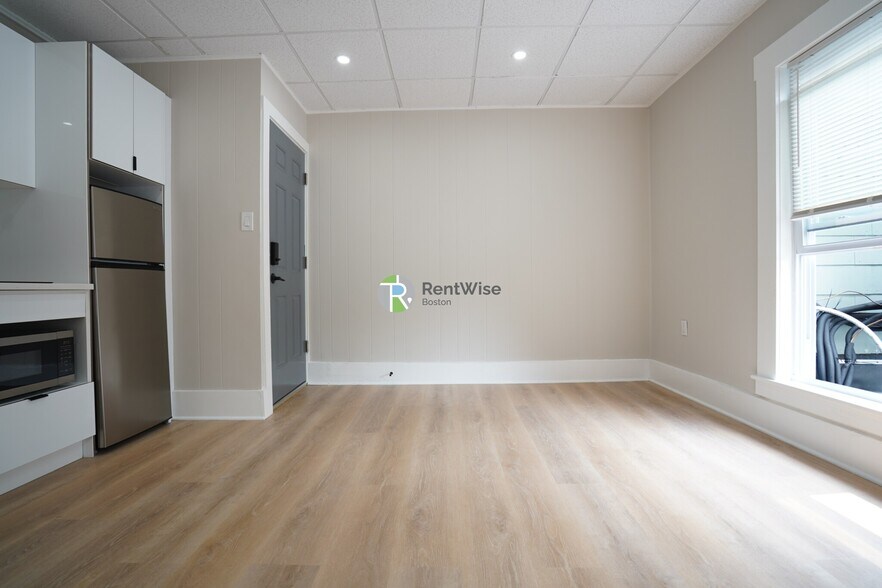 Building Photo - 142 Dorchester St