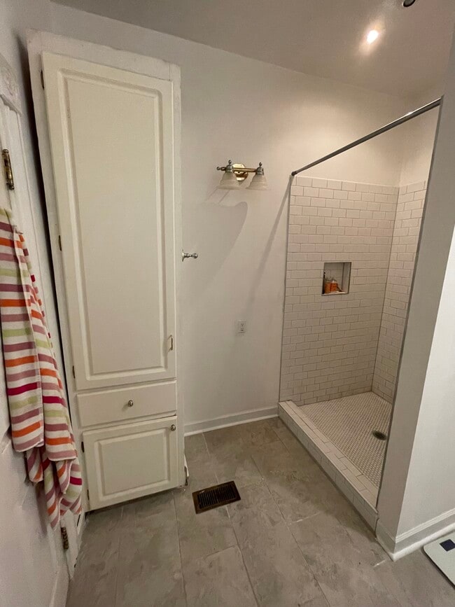 Building Photo - 1402 Washington Ave