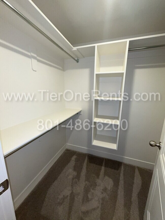 Building Photo - NO DEPOSIT option available for qualified ...