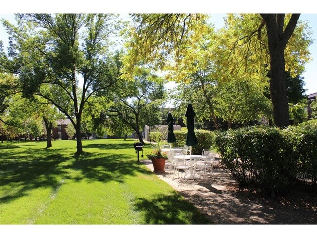 Building Photo - 7300 York Ave S