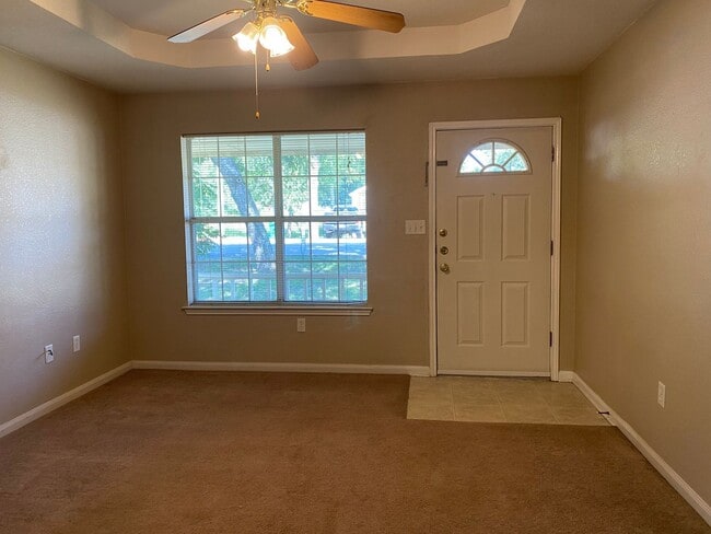 Building Photo - 3 BEDROOM CLOSE TO UMHB