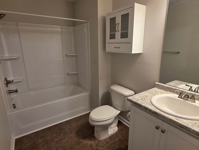 Building Photo - 57 Oakmont Dr