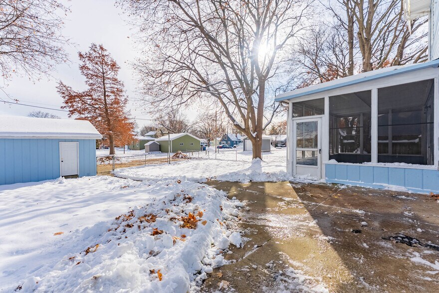 Building Photo - 125 S Main St