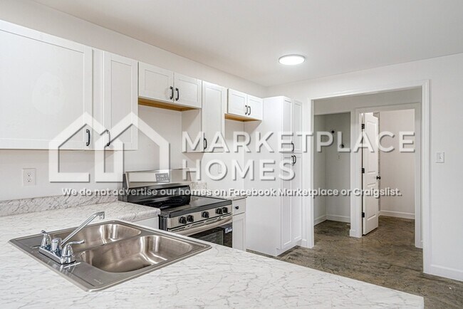 Building Photo - 1369 Chadwick Cir