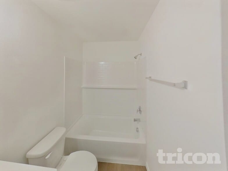 Building Photo - 2415 Carlow Ln