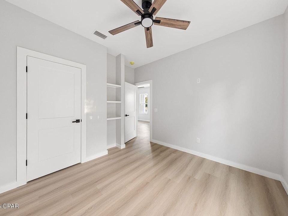 Building Photo - 517 E 8th St