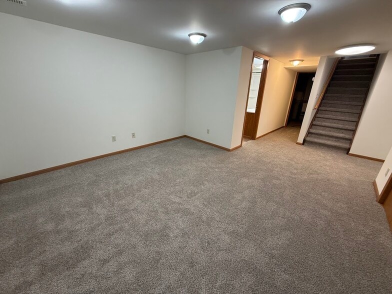 Building Photo - 299 Park St