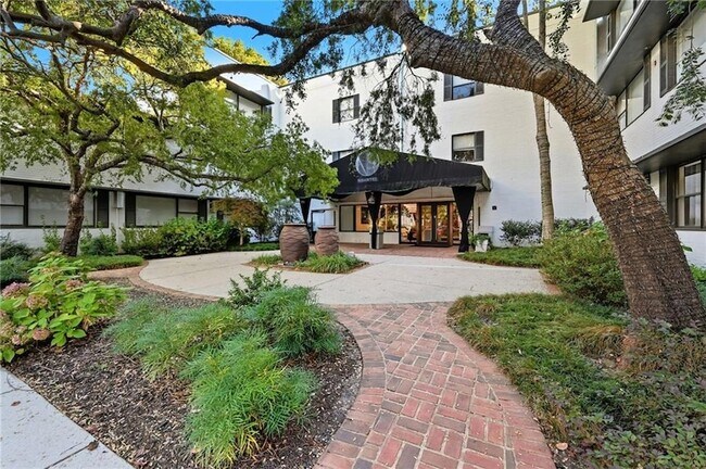 Building Photo - 3645 Peachtree Rd NE