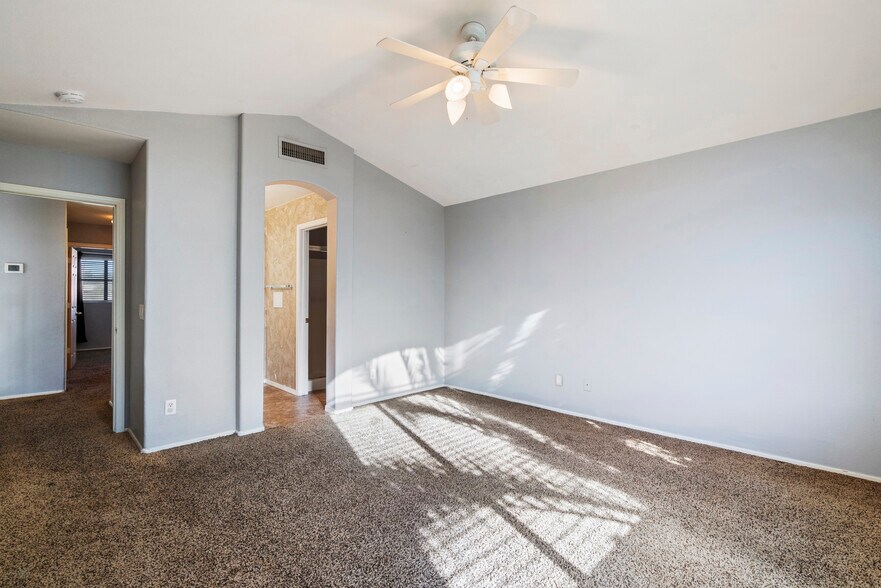 Building Photo - 4719 E Goldfinch Gate Ln