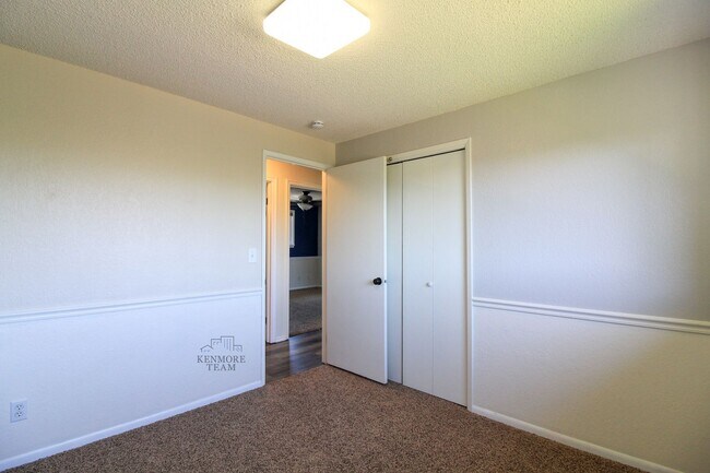 Building Photo - 4 Bedroom, 2 Bath + Office Home in West Richland