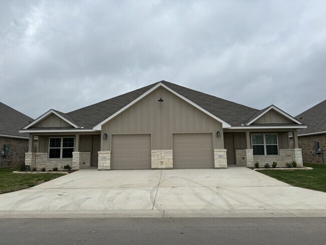 Building Photo - 3036 Wasilla Dr