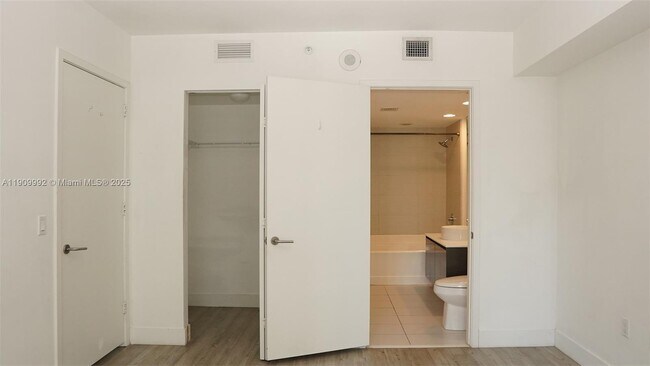 Building Photo - 31 SE 6th St