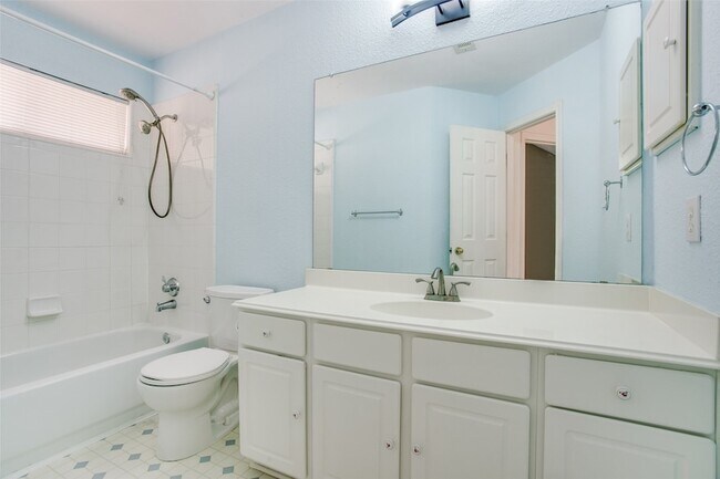 Building Photo - 3021 Sawtooth Dr
