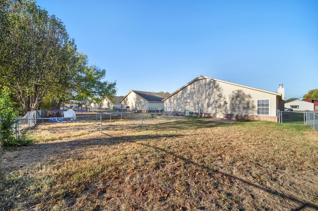 Building Photo - 11215 N 112th East Ave