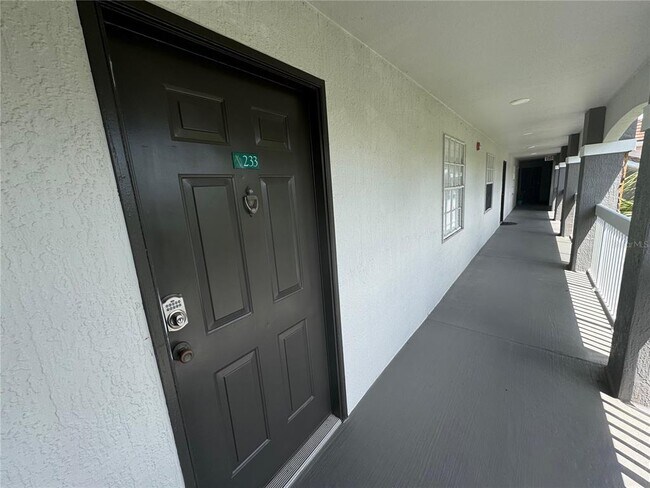 Building Photo - 14037 Fairway Island Dr