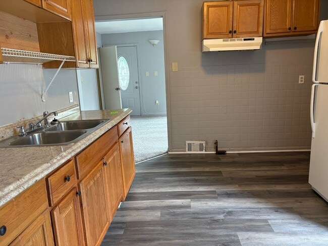 Building Photo - Cozy 2 Bedroom, 1 bath in Warren