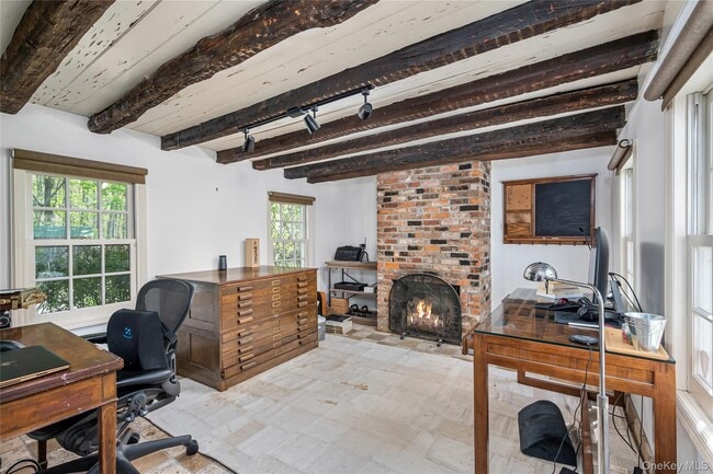 Building Photo - 197 US-9W