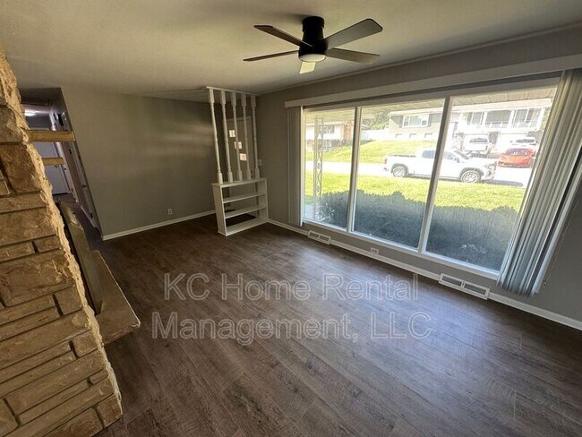 Building Photo - 4901 N Flora Ave