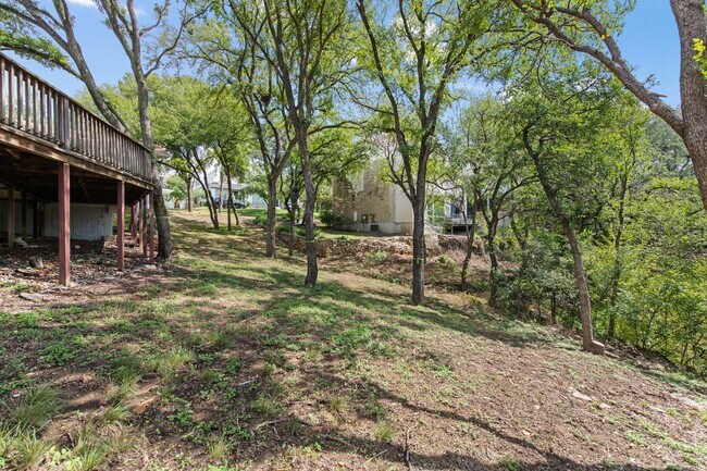 Building Photo - Available Now: Charming 3 Bed / 2 Bath in Rollingwood - Zoned to Eanes ISD - Large Yard