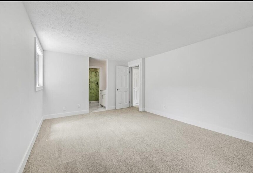 Building Photo - 1159 Saint Augustine Pl NE