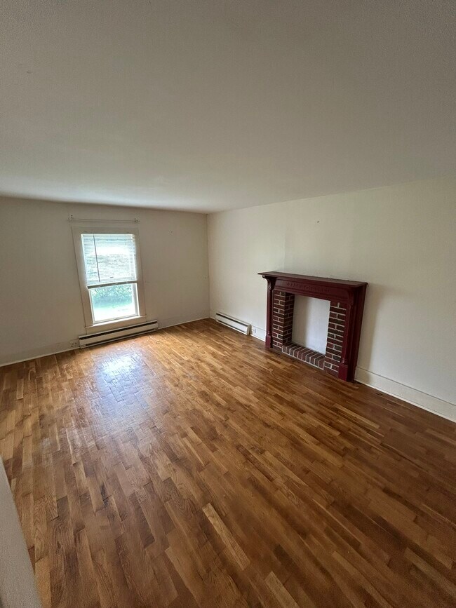 Building Photo - 8839 Langmaid Rd