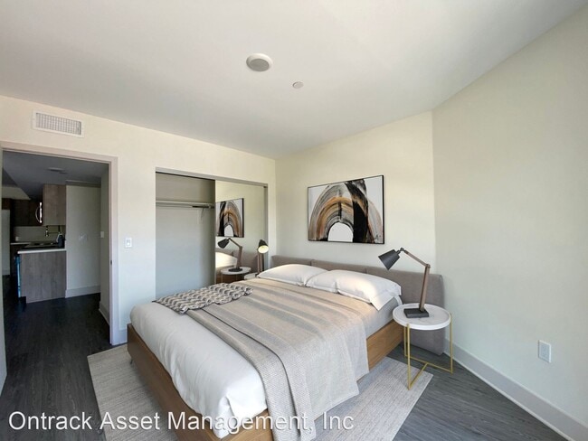 Building Photo - 2022 Sunset Blvd