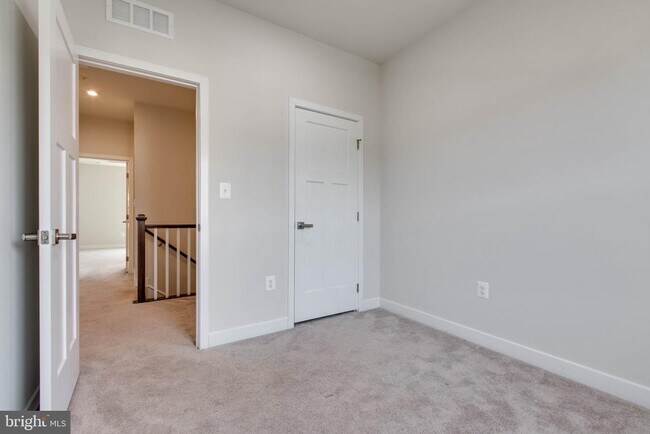 Building Photo - 149 Lyons Crk Dr