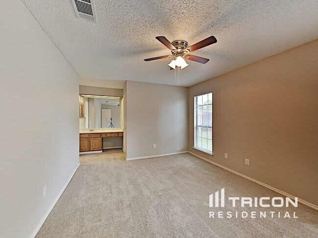 Building Photo - 227 Lemon Dr