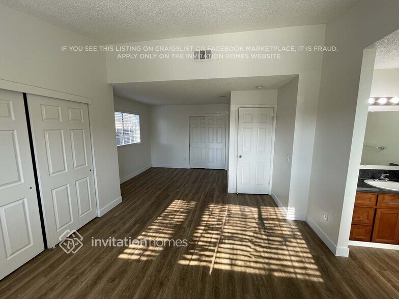 Building Photo - 3209 Hogarth Dr