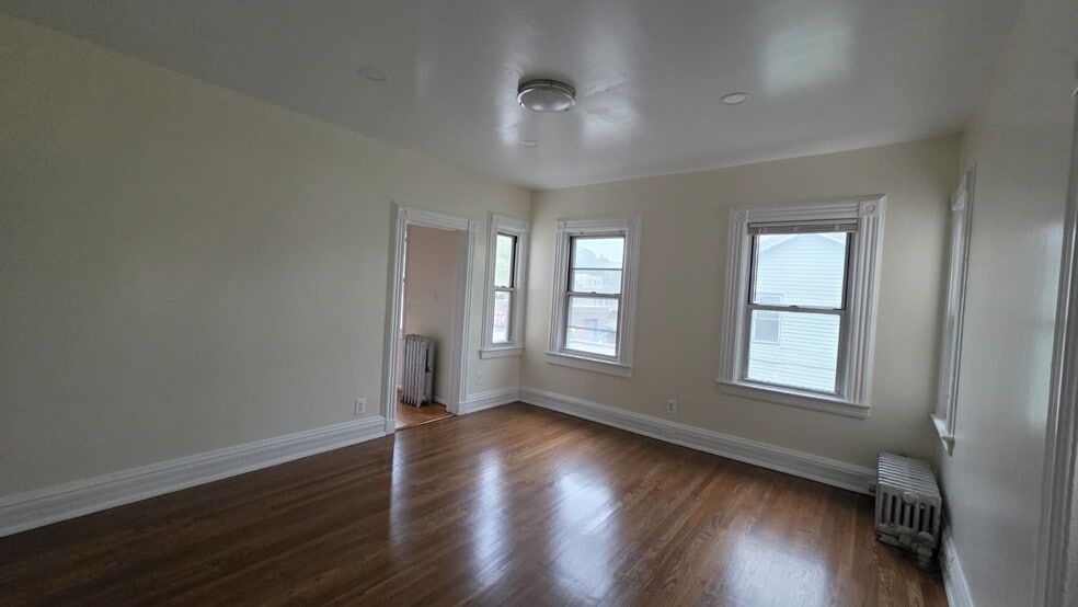 Building Photo - 407 N MacQuesten Pkwy