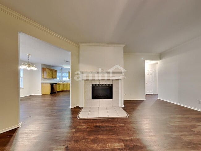 Building Photo - 150 Adams Dr