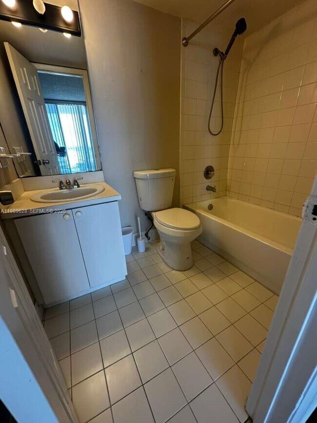 Building Photo - 2903 N Miami Beach Blvd