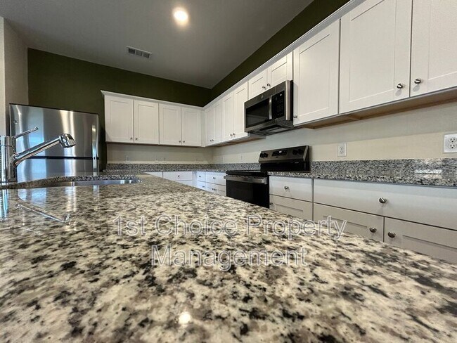 Building Photo - 8229 Pitchfork Dr