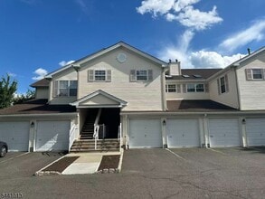 Building Photo - 168 Potomac Dr
