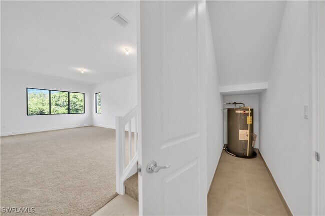 Building Photo - 5840 Agostino Way