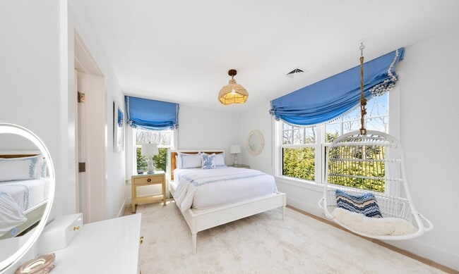 Building Photo - 17 Bayview Rd