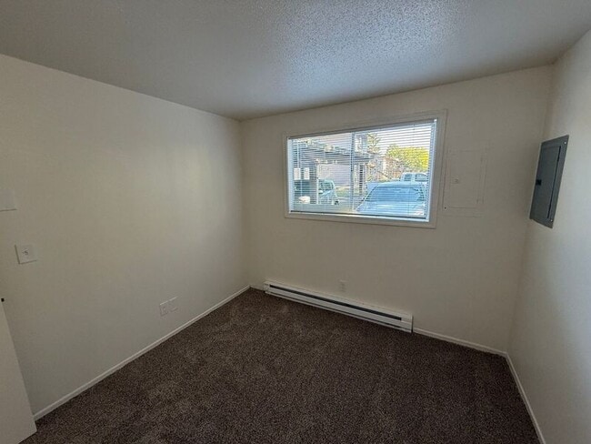 Building Photo - 3820 Iberis St NE