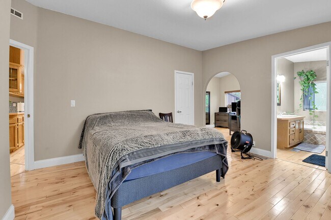 Building Photo - 2773 Coyote Cir