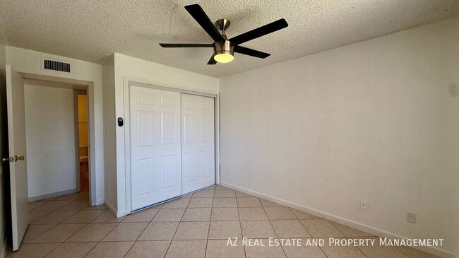 Building Photo - 4440 W Yucca St