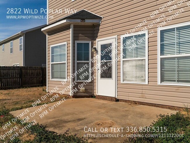 Building Photo - Spacious 3-Bedroom Home with Large Fenced ...