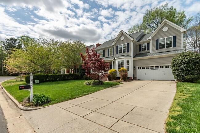 Building Photo - Spacious 5-Bedroom Home with Screened Porch and Office