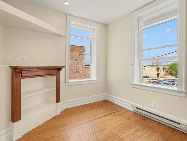 Building Photo - 125 E Maumee St