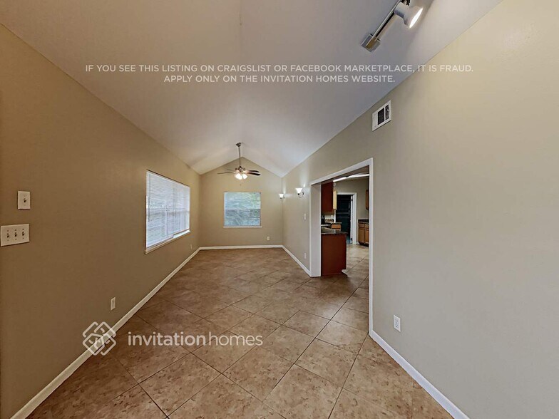 Building Photo - 2310 Sunderland Rd